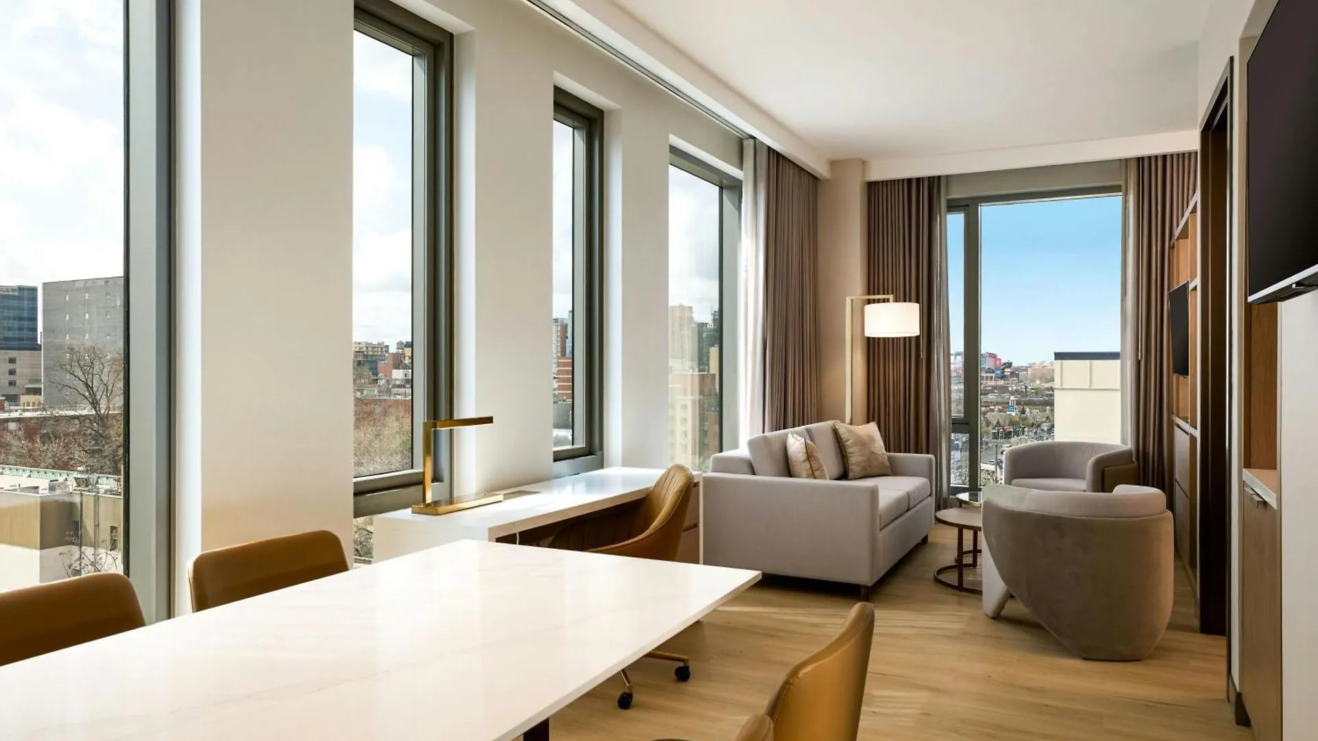 Hotel The Westin Flushing Laguardia Airport New York