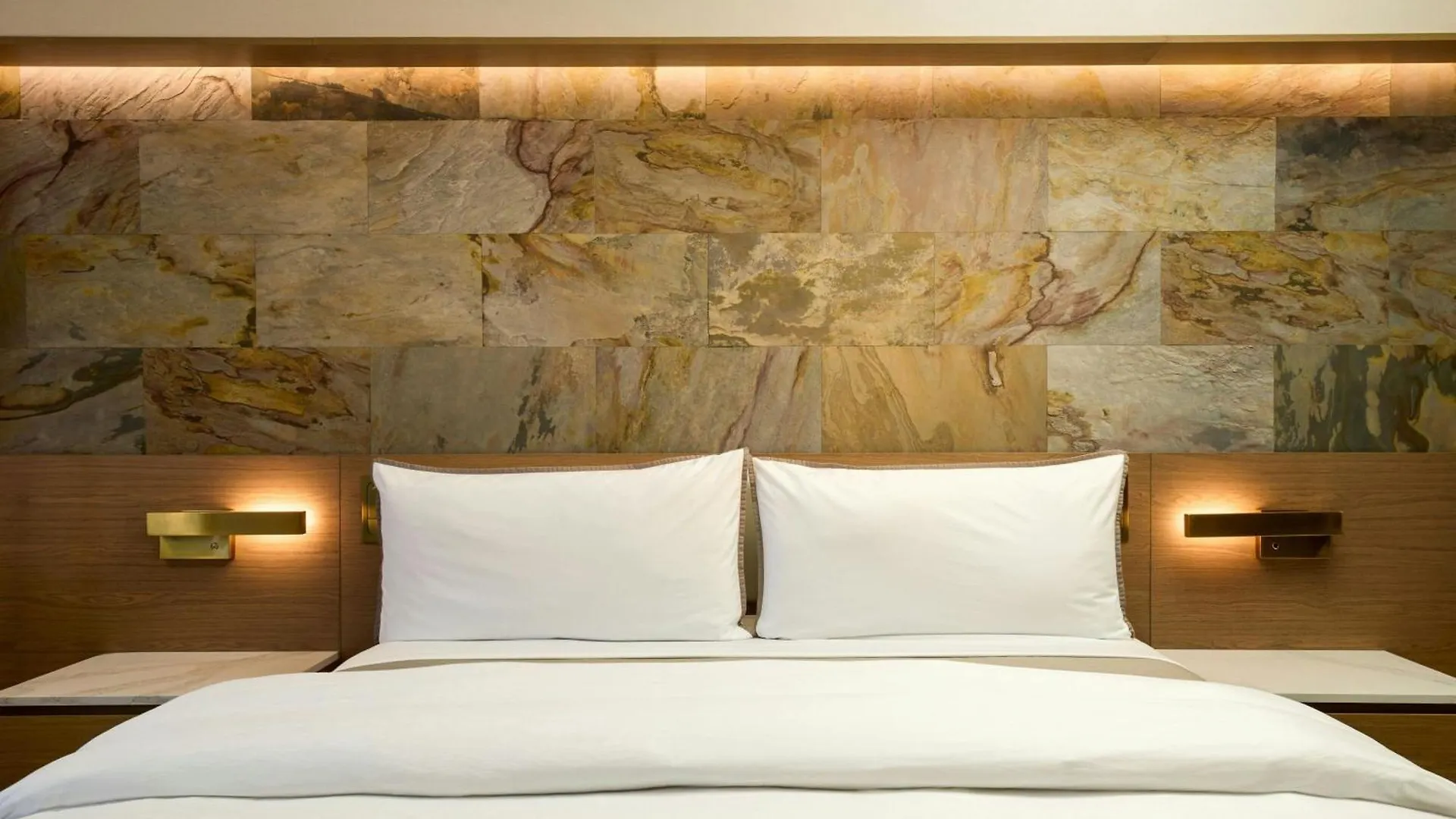 Hotel The Westin Flushing Laguardia Airport New York